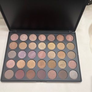 Morphe brushes taupe eyeshadow palette